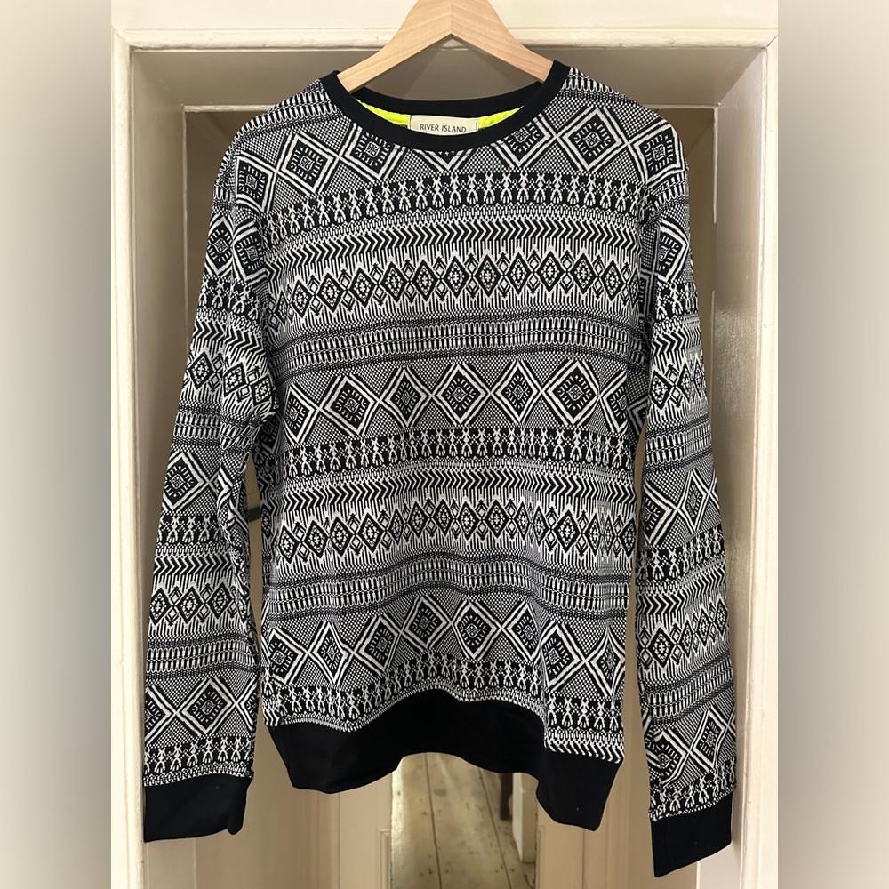 River Island Men’s Black and White Patterned Sweater sz M